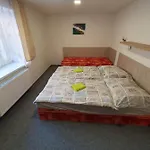 Na Skřivánce * Decin