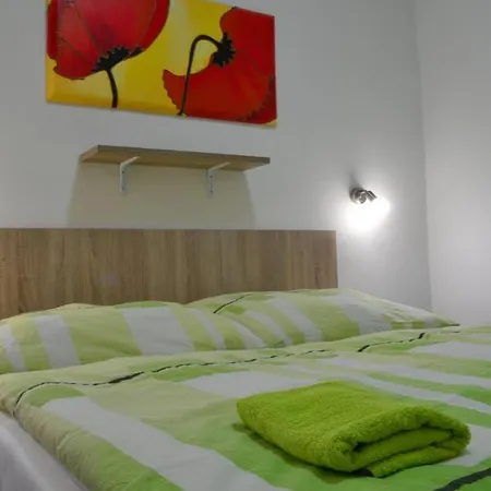 Na Skrivance Vandrerhjem Decin