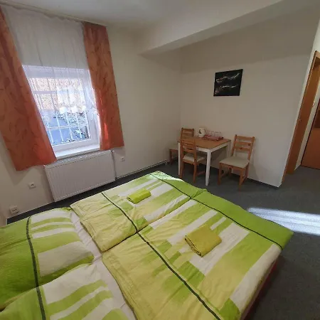 Na Skrivance Hostel Decin