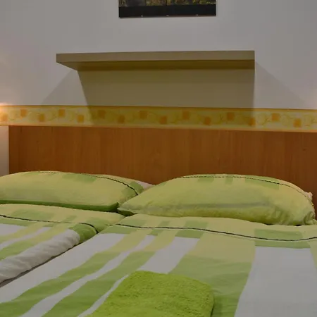 Vandrerhjem Na Skrivance Decin