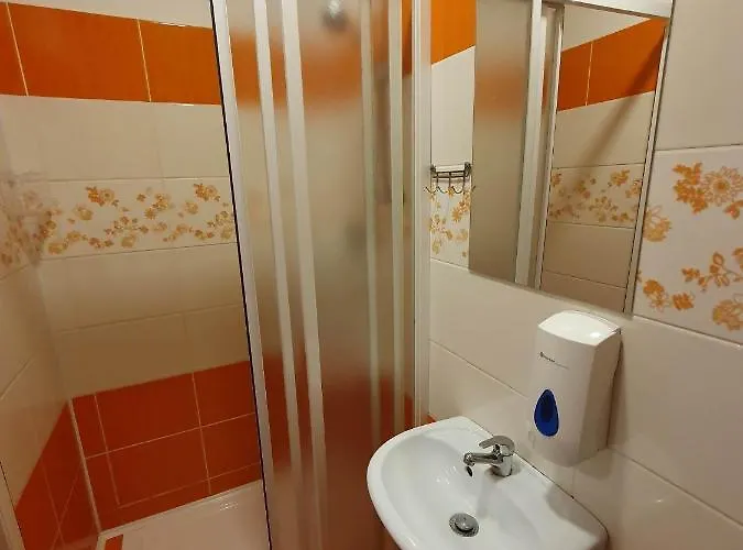 Na Skřivánce Hotel *