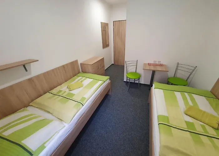 Na Skřivánce Hotel *