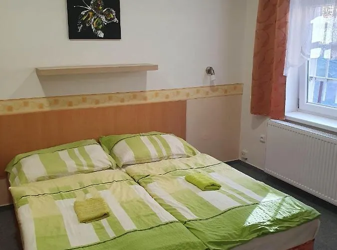Na Skřivánce Hotel *