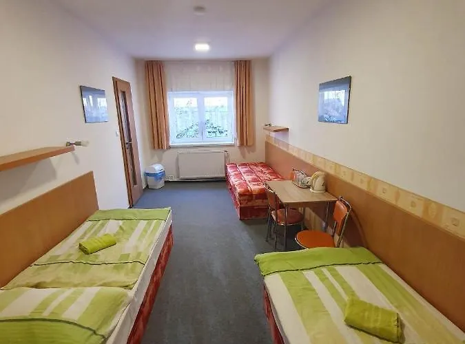 Na Skřivánce Hotel *